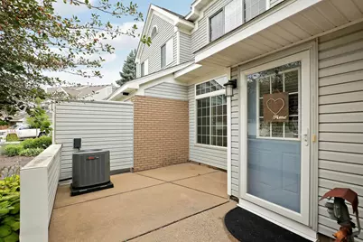 506 Lovell Avenue #6, Roseville, MN 55113 - Photo 4