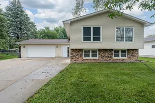 2104 Fair St, Mankato, MN 56001 - Photo 2