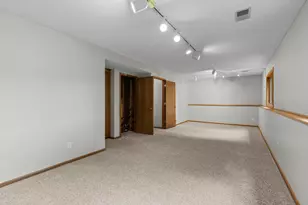 1009 Gramsey Pl, Burnsville, MN 55306 - Photo 38