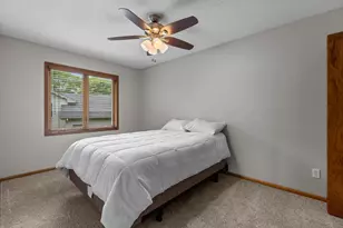 1009 Gramsey Pl, Burnsville, MN 55306 - Photo 28