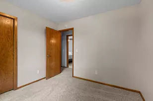 1009 Gramsey Pl, Burnsville, MN 55306 - Photo 28
