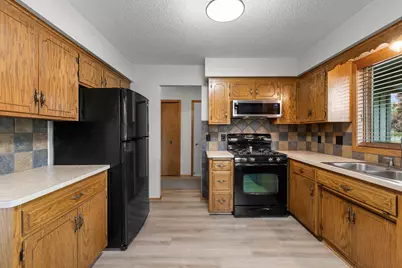 1009 Gramsey Place, Burnsville, MN 55306 - Photo 6