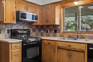 1009 Gramsey Pl, Burnsville, MN 55306 - Photo 8