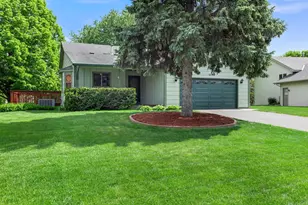 1009 Gramsey Pl, Burnsville, MN 55306 - Photo 2