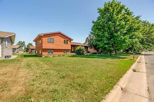 1221 21st St S, Virginia, MN 55792 - Photo 2