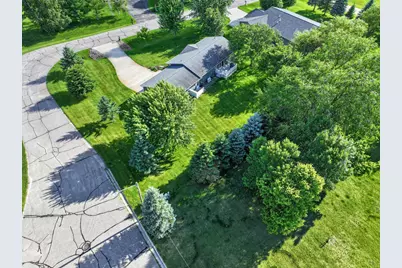 704 Lincoln Avenue SW, Wadena, MN 56482 - Photo 2