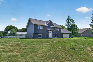 4430 214th Ave NW, Oak Grove, MN 55303 - Photo 2