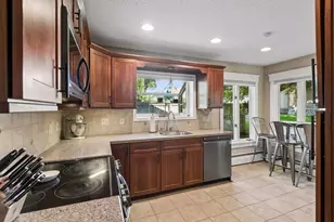1165 Josephine Rd, Roseville, MN 55113 - Photo 12