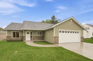 210 S Chestnut St, Belle Plaine, MN 56011 - Photo 28