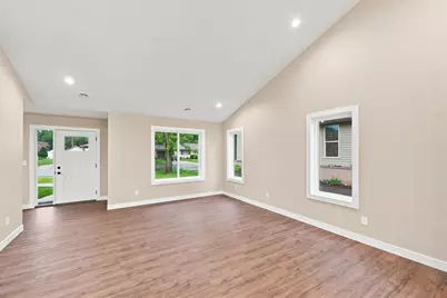 210 S Chestnut Street, Belle Plaine, MN 56011 - Photo 8