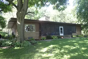 842 20th St SW, Buffalo, MN 55313 - Photo 2