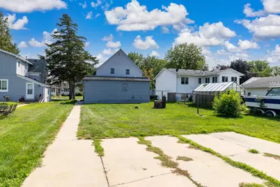 210 W Church Street, Belle Plaine, MN 56011 - Photo 24