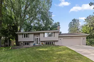 11237 164th St W, Lakeville, MN 55044 - Photo 2