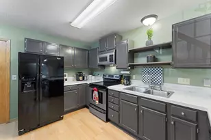 8438 Copperfield Way, Inver Grove Heights, MN 55076 - Photo 12
