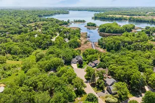 18706 Kanabec Ct, Lakeville, MN 55044 - Photo 2