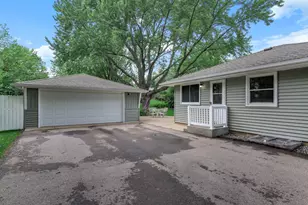 8758 Hamlet Ave S, Cottage Grove, MN 55016 - Photo 2