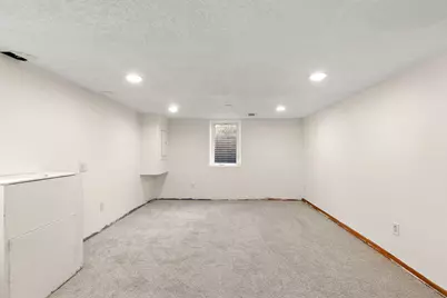 6924 Scott Avenue N, Brooklyn Center, MN 55429 - Photo 32