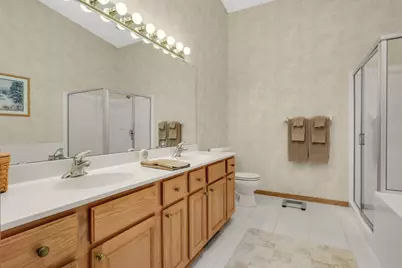 7081 Crowne Oak Road, Eden Prairie, MN 55344 - Photo 20