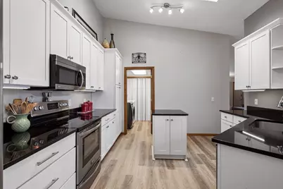 1729 Donegal Drive, Woodbury, MN 55125 - Photo 10