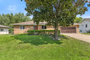 1115 Pike Lake Dr, New Brighton, MN 55112 - Photo 4