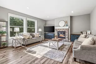20490 Ginger Ct, Lakeville, MN 55044 - Photo 4