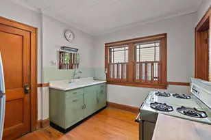 1947 Cleveland St NE, Minneapolis, MN 55418 - Photo 8