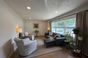 209 E Barck Ave, Luverne, MN 56156 - Photo 4