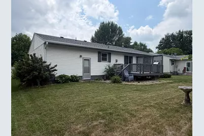 209 E Barck Avenue, Luverne, MN 56156 - Photo 2