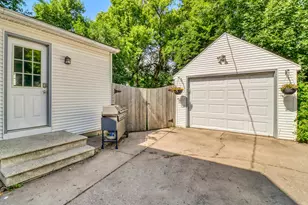 415 12th St N, Moorhead, MN 56560 - Photo 4
