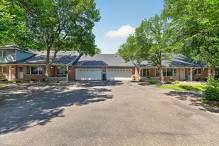 1130 Rose Pl, Roseville, MN 55113 - Photo 2