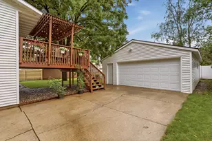 510 16 1/2 Street SE, Rochester, MN 55904 - Photo 2