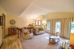 19135 Maple Leaf Dr, Eden Prairie, MN 55346 - Photo 18