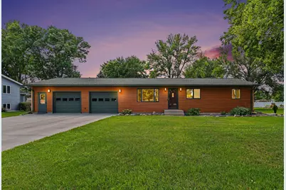 804 6th Avenue SE, Pipestone, MN 56164 - Photo 1