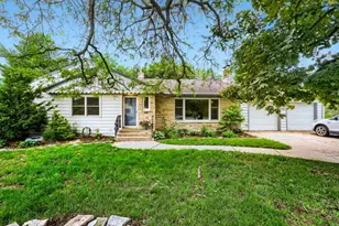 987 Chippewa Ave, Mendota Heights, MN 55118 - Photo 2