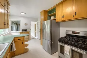 987 Chippewa Ave, Mendota Heights, MN 55118 - Photo 12