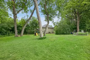 7840 W 100th St, Bloomington, MN 55438 - Photo 40