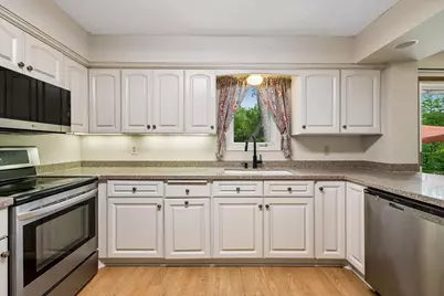 7840 W 100th Street, Bloomington, MN 55438 - Photo 4