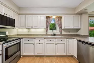 7840 W 100th St, Bloomington, MN 55438 - Photo 4