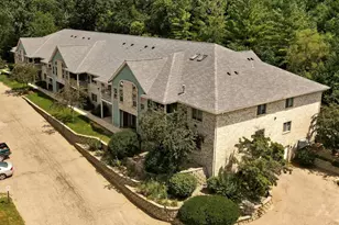 1919 Deerhaven Ln NE, Rochester, MN 55906 - Photo 2