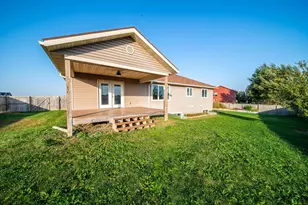 580 Canyon Ln NW, Eyota, MN 55934 - Photo 4