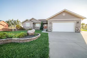 580 Canyon Ln NW, Eyota, MN 55934 - Photo 2