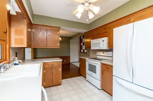 2309 W 95th St, Bloomington, MN 55431 - Photo 12