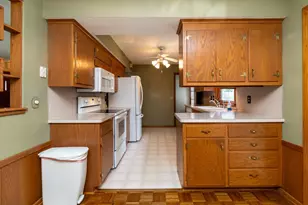 2309 W 95th St, Bloomington, MN 55431 - Photo 10