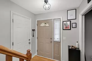 2432 Henslow Ct N, Oakdale, MN 55128 - Photo 4