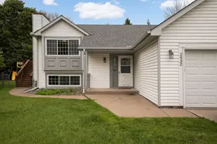 2432 Henslow Ct N, Oakdale, MN 55128 - Photo 2