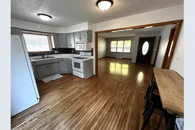 1002 Poplar Avenue, Marshall, MN 56258 - Photo 6