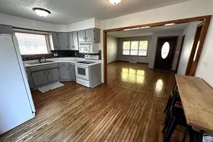 1002 Poplar Ave, Marshall, MN 56258 - Photo 6