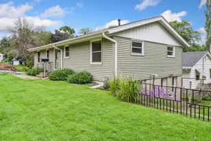 609 Mill St, Excelsior, MN 55331 - Photo 2