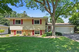 436 Rice Creek Blvd NE, Fridley, MN 55432 - Photo 2