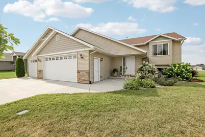 1108 Mulberry Avenue NE, Montgomery, MN 56069 - Photo 2